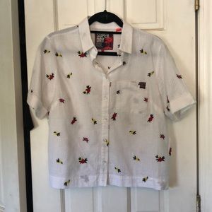 Brand new 🌸 floral cropped button up